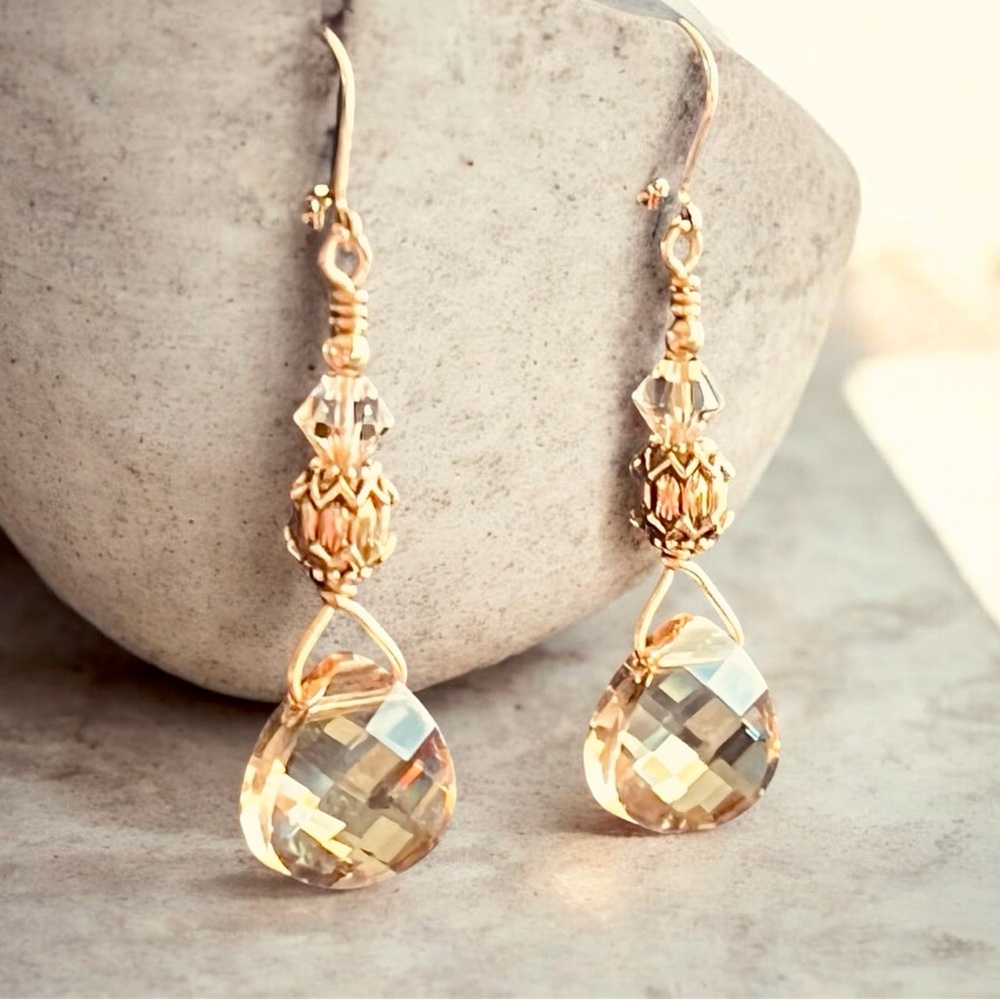 Gold Tone Leverback Earrings Faceted Champagne Crystal Teardrop Dangle